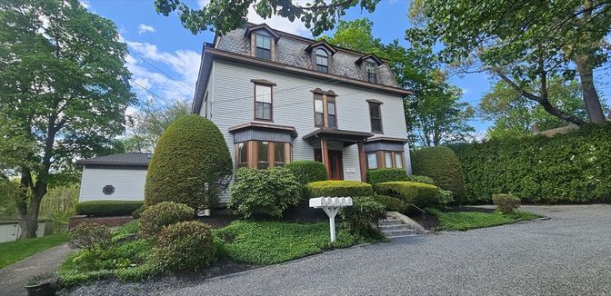 Exterior, Facade, Georgian