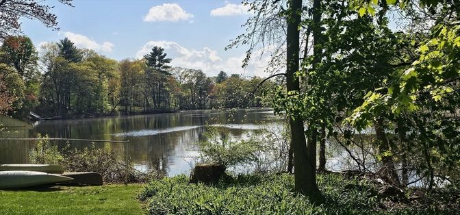 Exterior, Lake