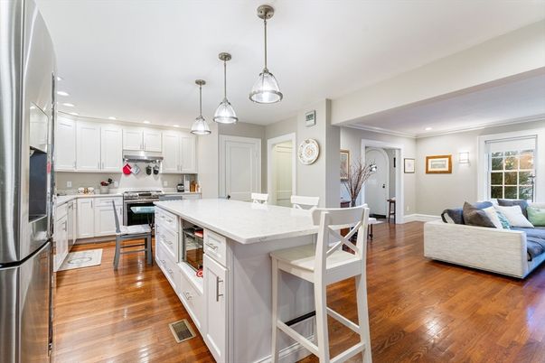 Interior, Kitchen, Living room, Pendant Lights, Recessed Lighting, Stainless Steel Appliances, Wood Texture Flooring