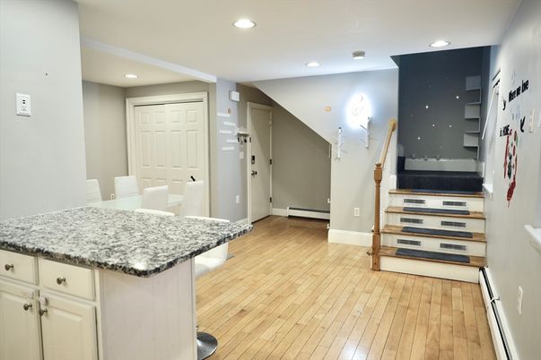 Interior, Recessed Lighting, Wood Texture Flooring