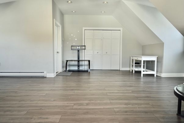 Fitness Equipment, Interior, Recessed Lighting, Wood Texture Flooring