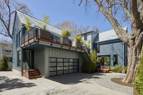 Attached, Exterior, Facade, Modern