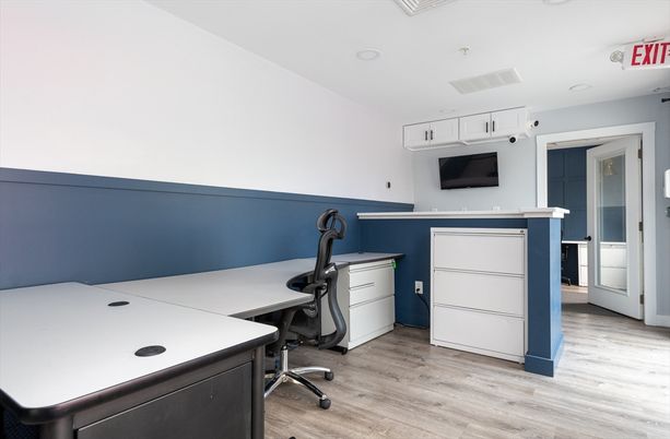 Home Office, Interior, Recessed Lighting, Wood Texture Flooring
