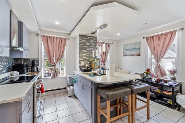 Dining room, Interior, Kitchen, Pendant Lights, Recessed Lighting