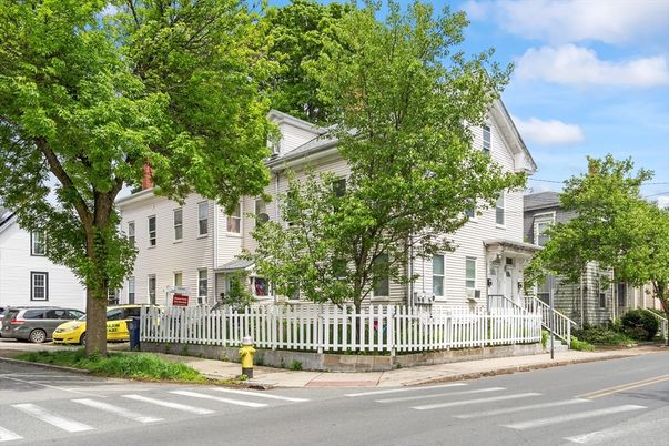 Exterior, Facade, Queen Anne Victorian