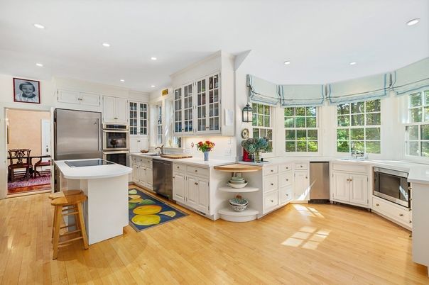 Dining room, Interior, Kitchen, Recessed Lighting, Stainless Steel Appliances, Wood Texture Flooring