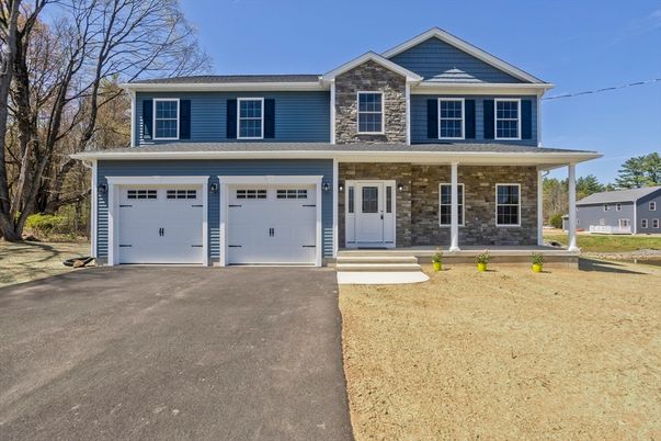Attached, Exterior, Facade, Farmhouse