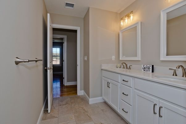 Bathroom, Dual Sink Vanities, Interior