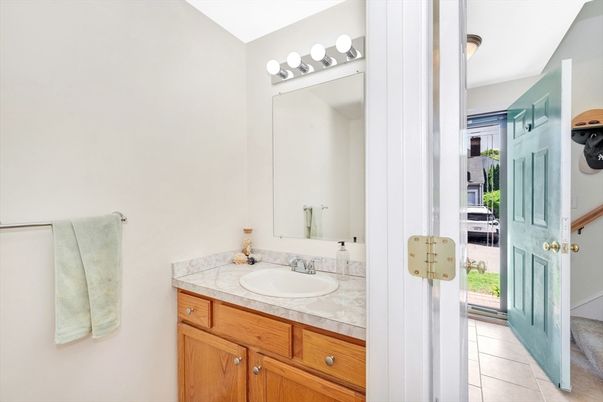 Bathroom, Interior, Tile Countertops