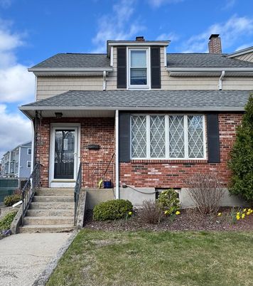 Exterior, Facade, Brick Facade, American Foursquare