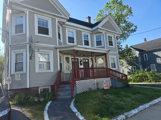 Exterior, Facade, Queen Anne Victorian