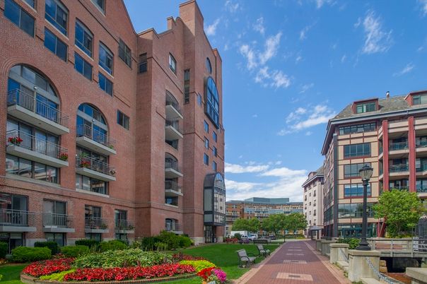 Exterior, Facade, Condo Building