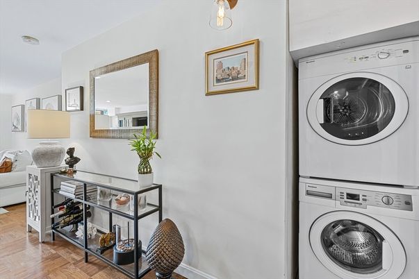 Interior, Utility Closets, Washer, Wood Texture Flooring