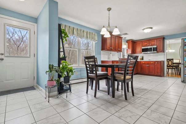 Dining room, Interior, Kitchen, Marble, Pendant Lights