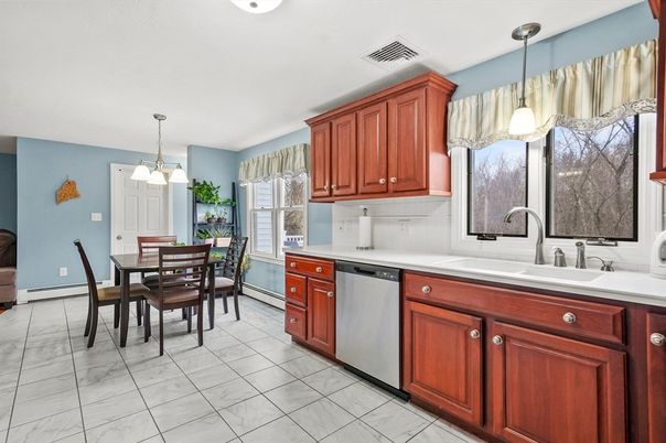 Dining room, Interior, Kitchen, Marble, Pendant Lights, Stainless Steel Appliances