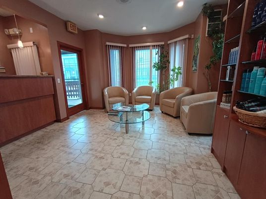 Interior, Living room, Pendant Lights, Recessed Lighting