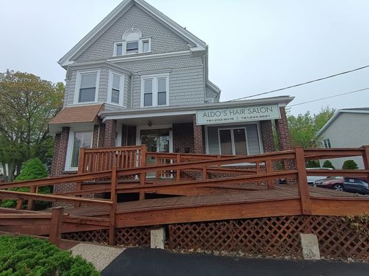 Exterior, Facade, Brick Facade, Queen Anne Victorian