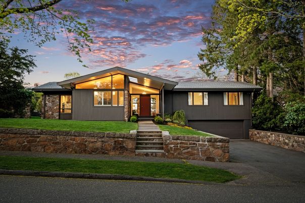 Attached, Exterior, Facade, Raised Ranch
