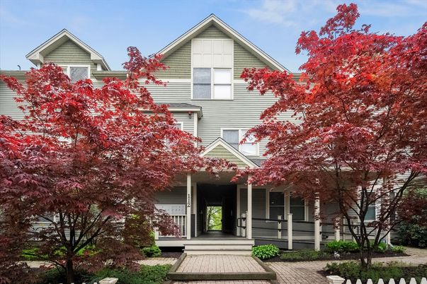 Exterior, Facade, Queen Anne Victorian