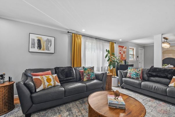 Interior, Living room, Pendant Lights, Recessed Lighting, Wood Texture Flooring