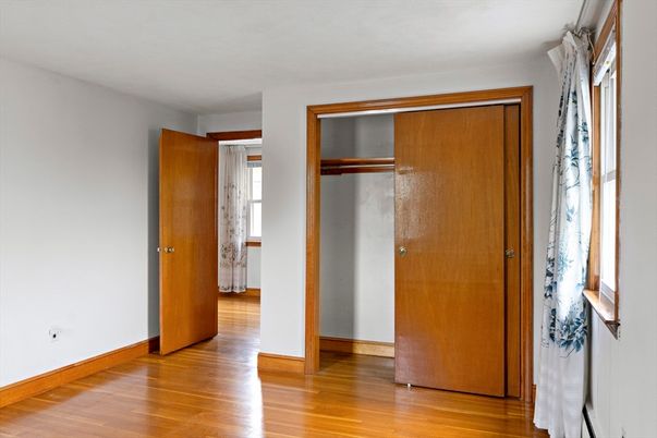 Interior, Utility Closets, Washer, Wood Texture Flooring