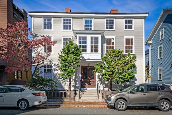 Exterior, Facade, Georgian