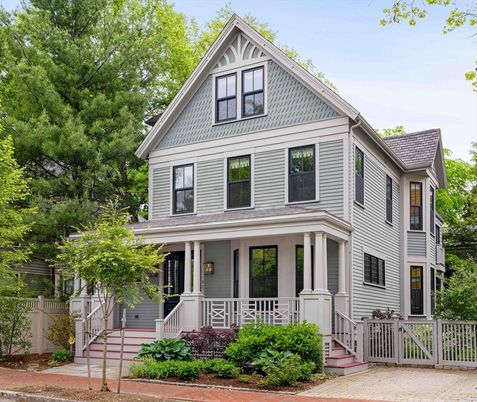 Exterior, Facade, Queen Anne Victorian