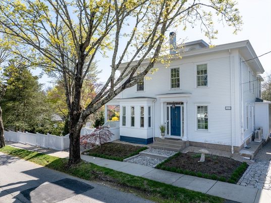 Exterior, Facade, Georgian