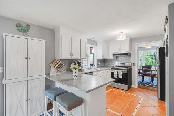 Dining room, Interior, Kitchen, Stainless Steel Appliances