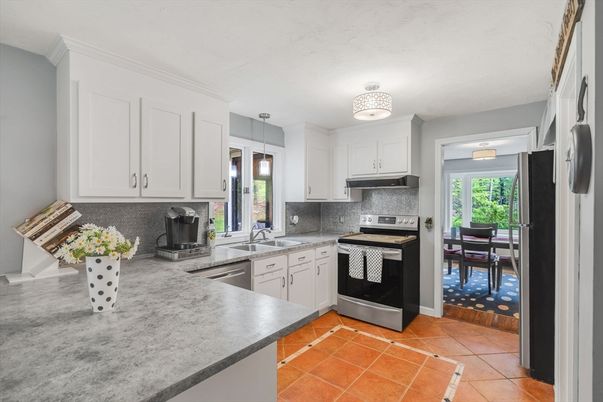 Dining room, Interior, Kitchen, Stainless Steel Appliances