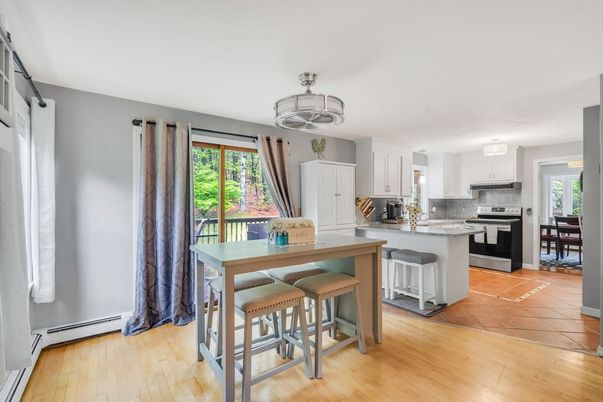Dining room, Interior, Kitchen, Stainless Steel Appliances, Wood Texture Flooring