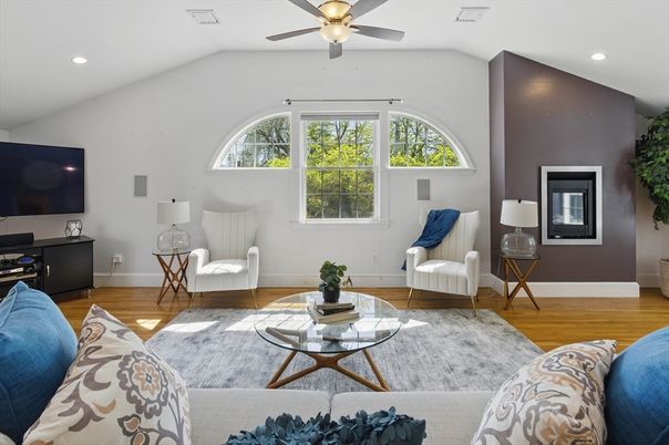 Interior, Living room, Recessed Lighting, Wood Texture Flooring