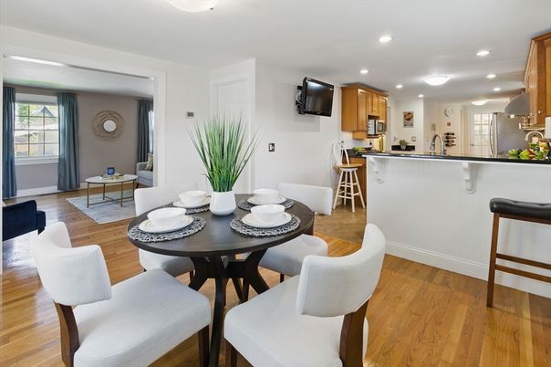 Dining room, Interior, Kitchen, Recessed Lighting, Wood Texture Flooring