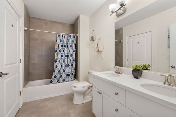 Bathroom, Dual Sink Vanities, Interior