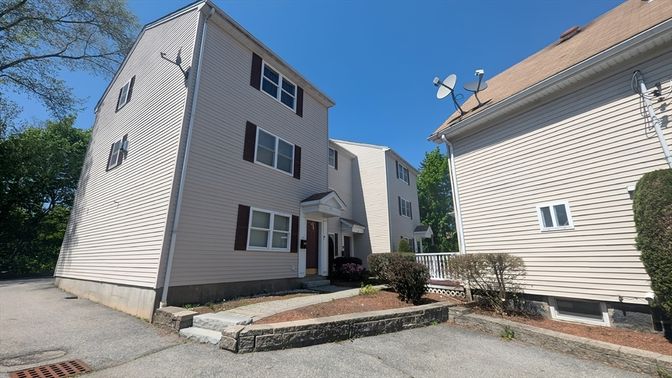 Exterior, Facade, None