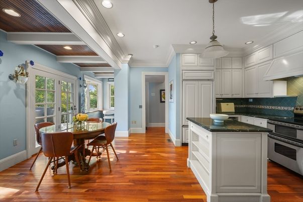 Dining room, Interior, Kitchen, Pendant Lights, Recessed Lighting, Wood Texture Flooring