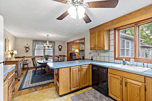 Chandelier, Dining room, Interior, Kitchen, Wood Texture Flooring