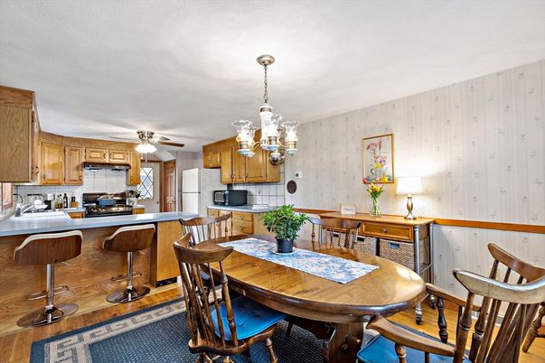 Chandelier, Dining room, Interior, Kitchen, Wood Texture Flooring