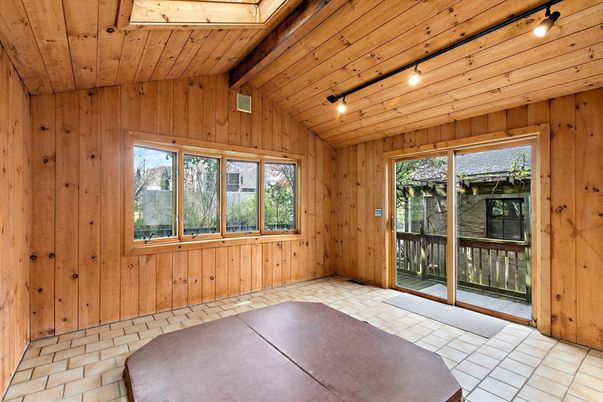 Empty room, Interior, Wooden Beams, Wooden Ceilings, Wooden Walls