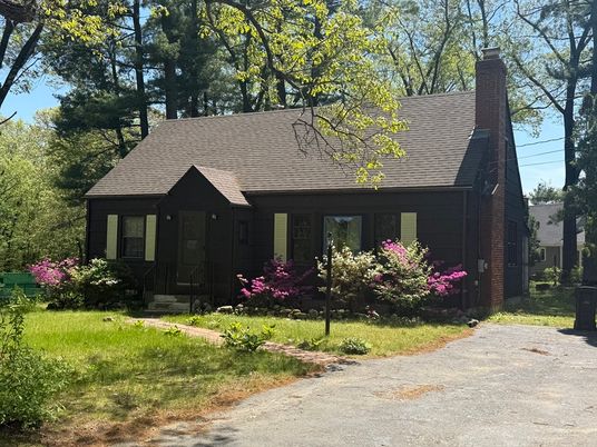 Exterior, Facade, Cape Cod