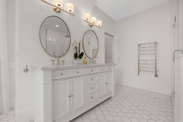 Bathroom, Dual Sink Vanities, Interior
