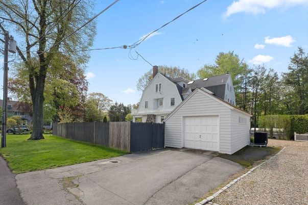 Detached Garage, Exterior