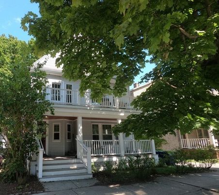 Exterior, Facade, Queen Anne Victorian