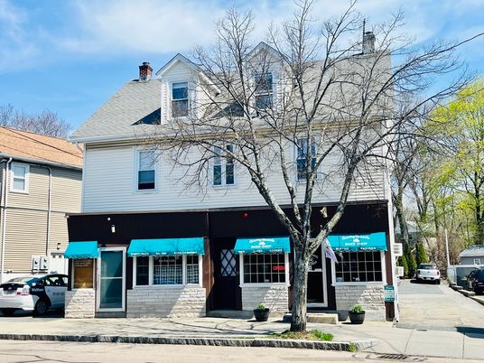 Exterior, Facade, Cape Cod