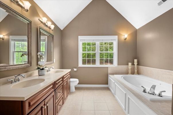 Bathroom, Dual Sink Vanities, Interior