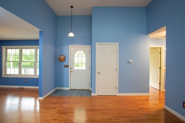 Empty room, Interior, Pendant Lights, Wood Texture Flooring