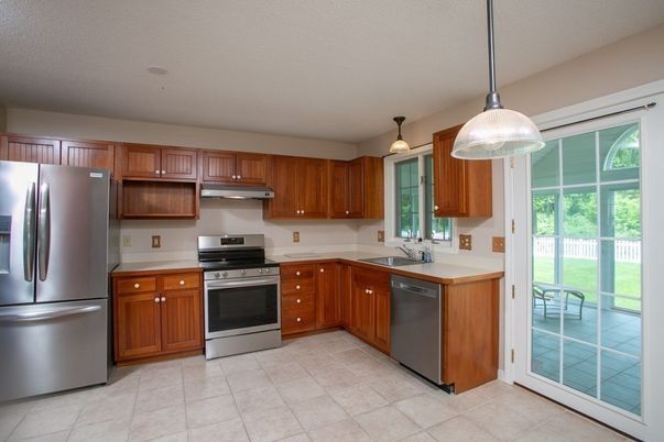 Interior, Kitchen, Pendant Lights, Stainless Steel Appliances