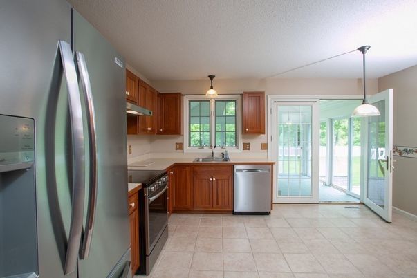 Interior, Kitchen, Pendant Lights, Stainless Steel Appliances