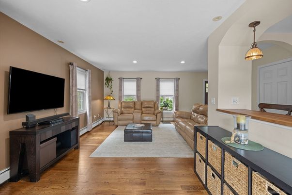 Interior, Living room, Pendant Lights, Recessed Lighting, Wood Texture Flooring