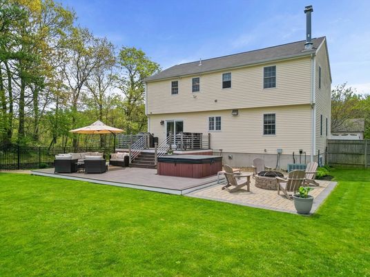 Backyard, Exterior, Hot Tub